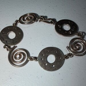 Vintage 925 Sterling Silver Bracelet with Spiral Design 7" (2)